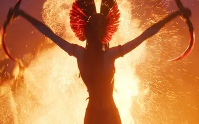 ‘Avatar: Fogo e Cinzas’: Cena inédita mostra filhos de Jake e Neytiri sendo caçados pela vilã Varang; assista