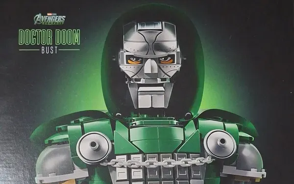 Vazamento de LEGO revela visual inédito do Doutor Destino em novo filme dos Vingadores