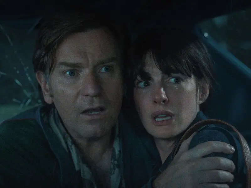 O Fim da Rua: Trailer revela nova ficção científica de Anne Hathaway e Ewan McGregor