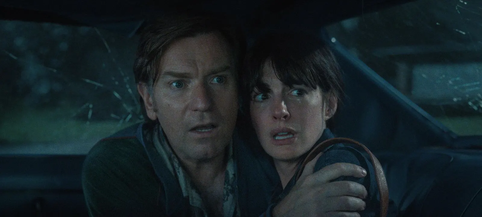 O Fim da Rua: Trailer revela nova ficção científica de Anne Hathaway e Ewan McGregor