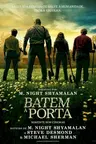 Capa do filme Batem à Porta