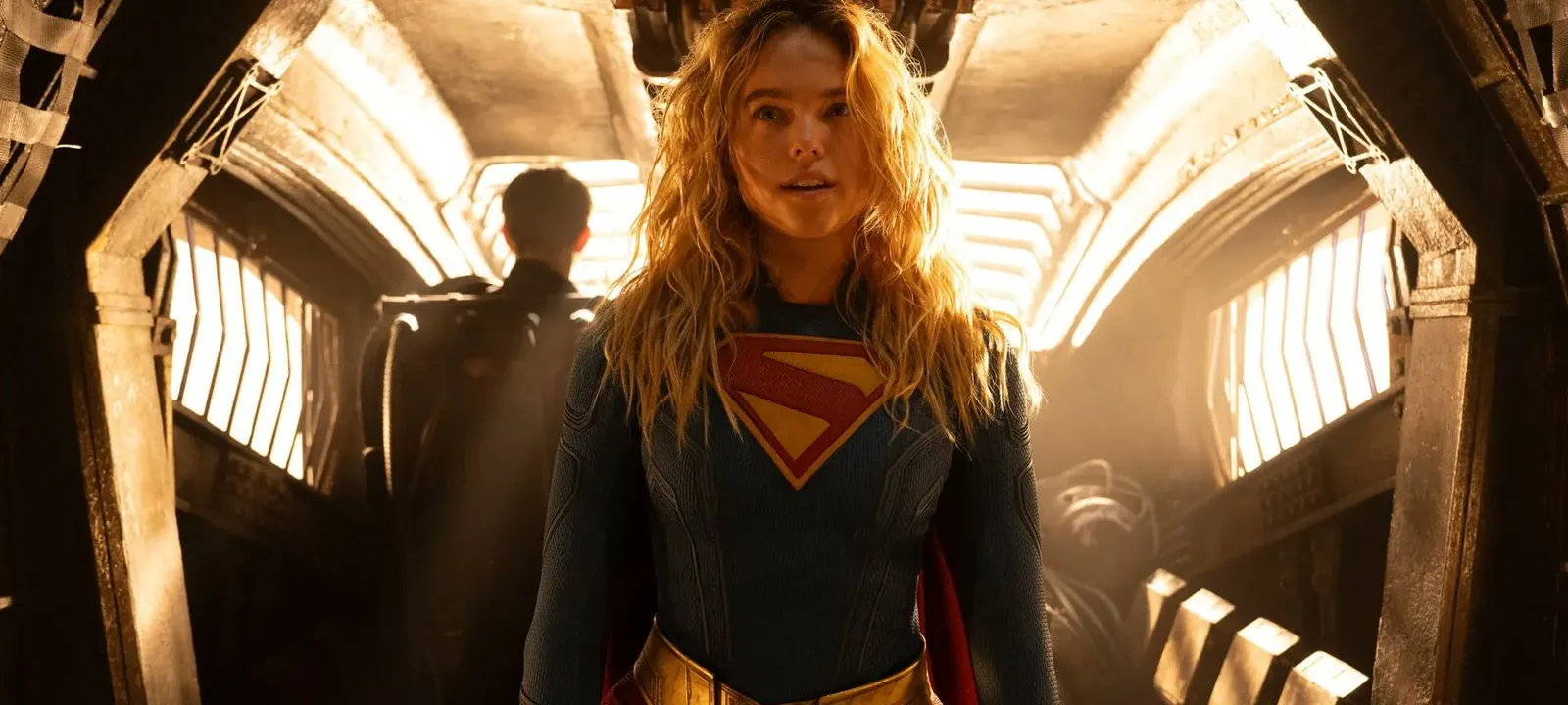 Supergirl: Projeções de bilheteria caem e filme enfrenta risco comercial