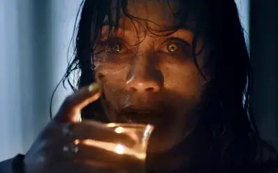 A Morte do Demônio: Em Chamas ganha trailer sangrento e data de estreia