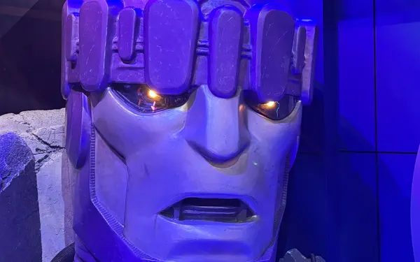 Vingadores: Doutor Destino enfim revela os Sentinelas como você sempre sonhou — e eles estão aterrorizantes